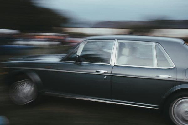 What are the best practices for maintaining a hybrid vehicle's battery in the UK?